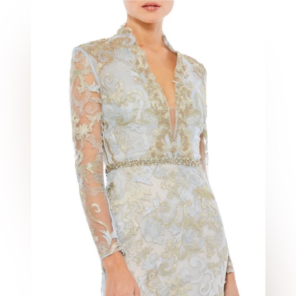 Long sleeve apliqué v neckline gown - Picture 3 of 3